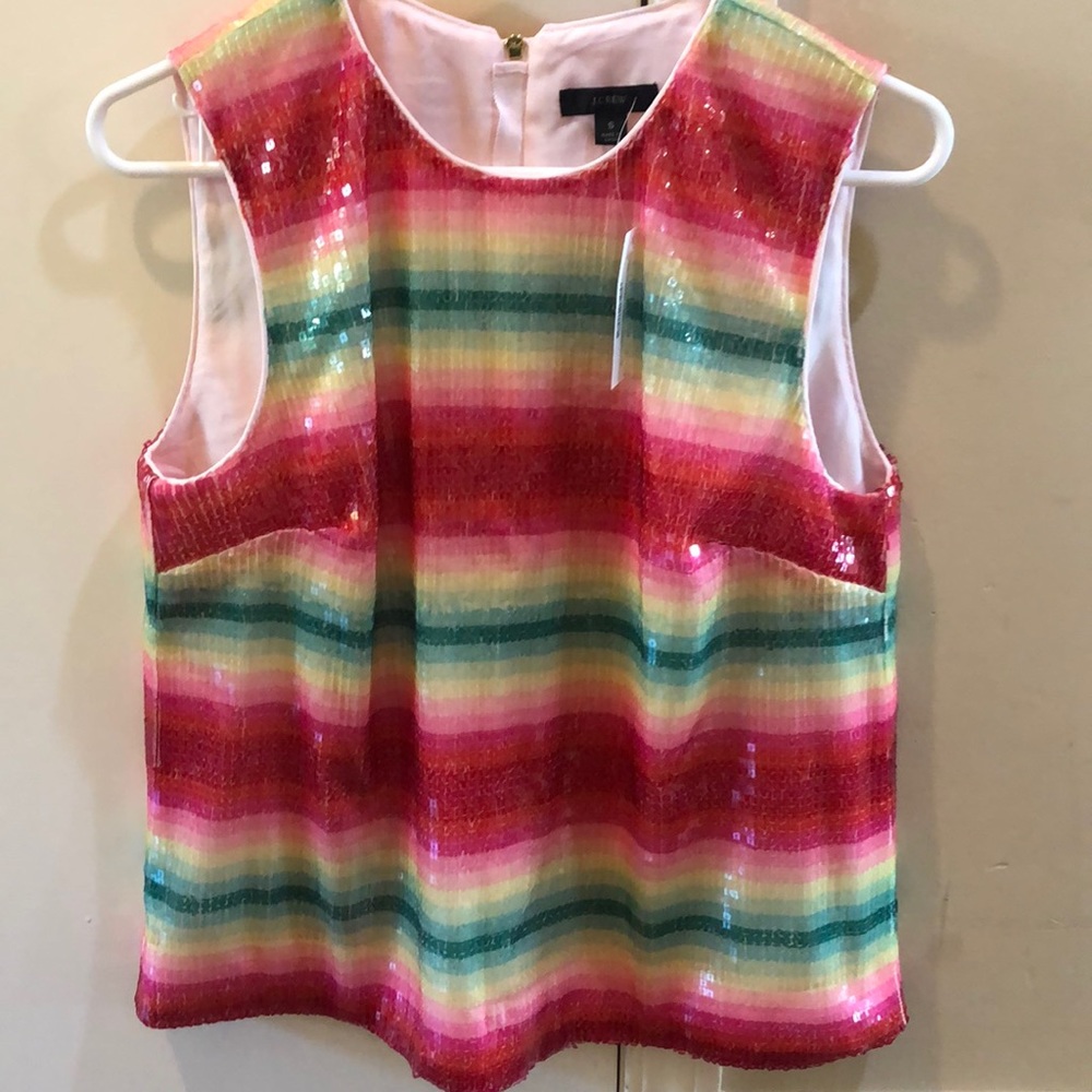 Sleeveless sequin striped top.